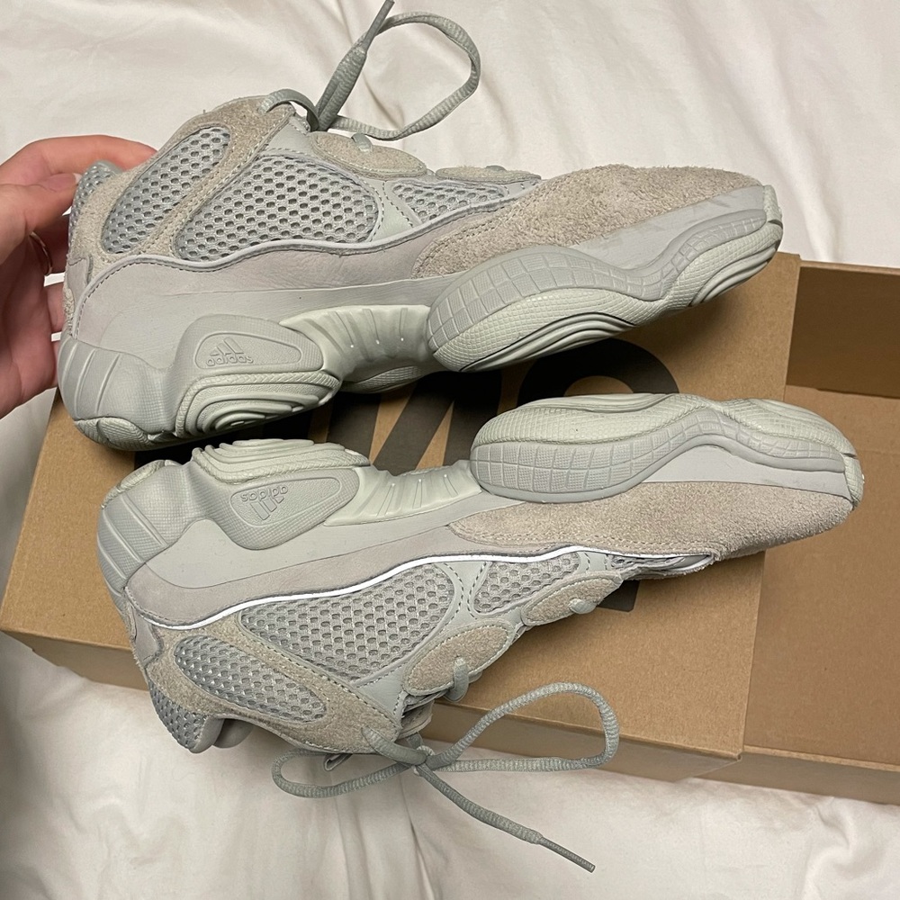 Yeezy 500 Salt - Picture 4 of 6